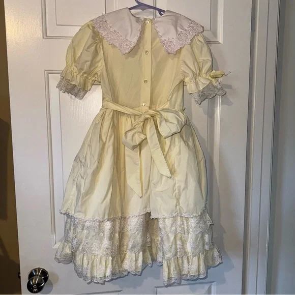Lace Me Fancy Vintage Girls 10 Yellow White Ruffle Beautiful Pageant Party Dress Lace Me Fancy Vintage Girls 10 Yellow White Ruffle Beautiful Pageant Party Dress
